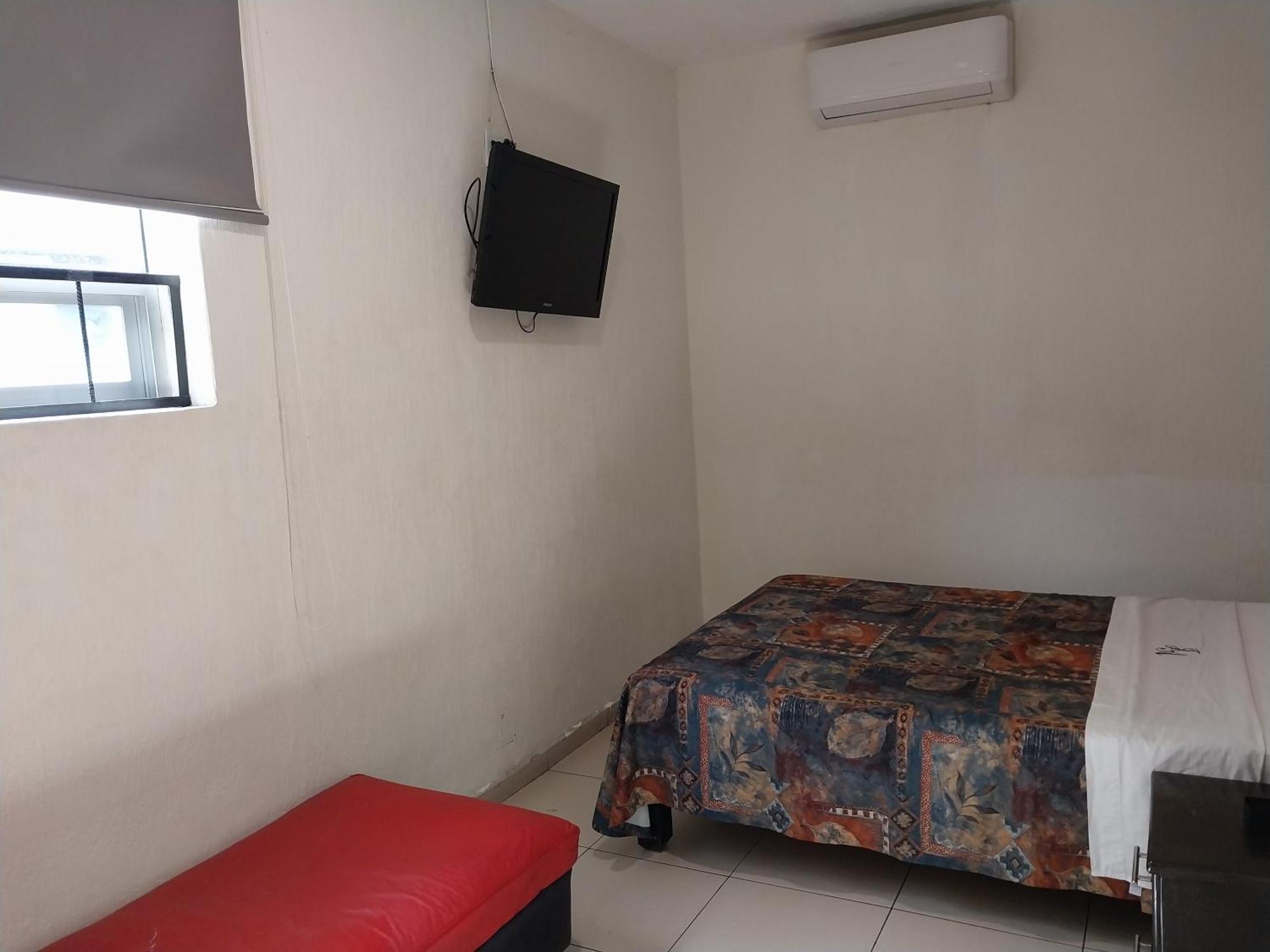 Hotel Jorge Alejandro Γκουανταλαχάρα Εξωτερικό φωτογραφία